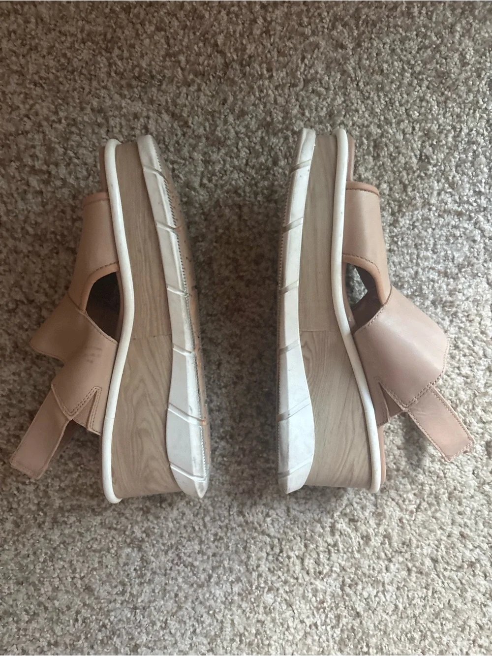 Sorel Beige/Tan Leather Wedge Sandals
